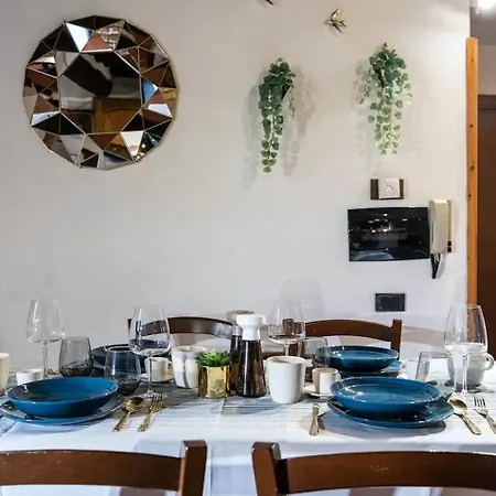 Apartment Wave House